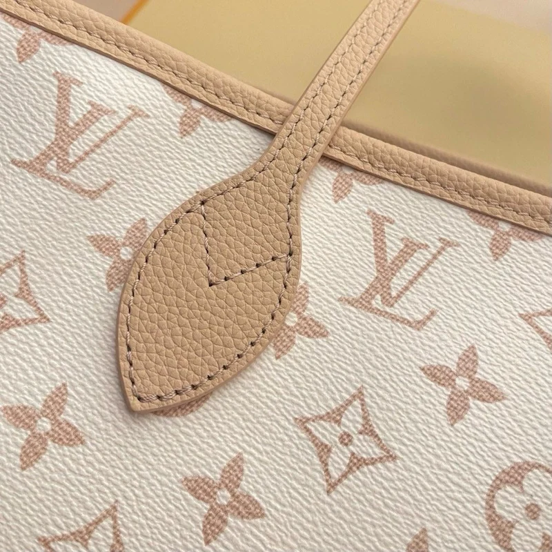 louis-vuitton-neverfull-mm-reversible-bag-exclusive thumbnail 10