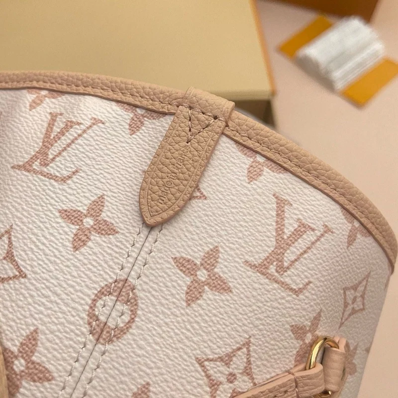 louis-vuitton-neverfull-mm-reversible-bag-exclusive thumbnail 11